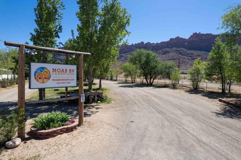 Desert Glamping Getaway Near Moab Arches Np Villa Екстериор снимка